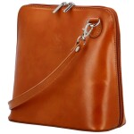 Módní dámská kožená crossbody kabelka Adiara, koňaková