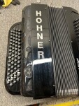 Hohner Fun Nova II 80 light, black celluloid, B-stepped (použité)