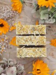 Almara Soap Přírodní mýdlo Babiččina zahrádka, žlutá barva