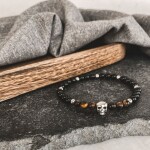 Pánský náramek Cristoval - lebka, 6 mm tygří oko, onyx, Hnědá 19 cm