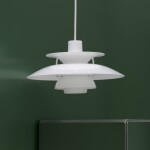 Louis Poulsen Závěsná lampa PH 5 Ø320 Opal White, béžová barva, bílá barva, plast