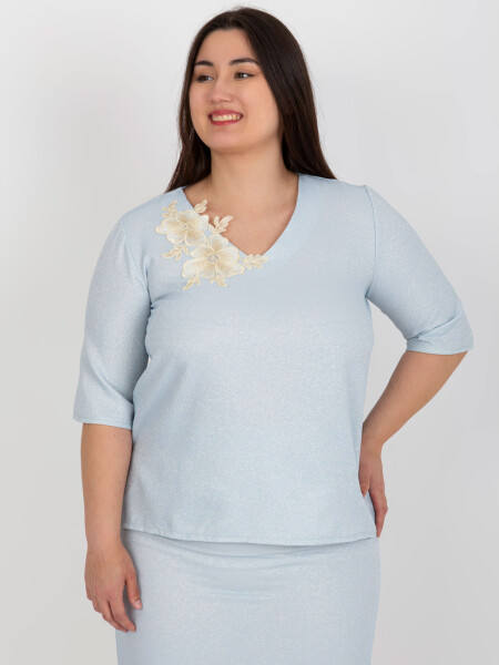 Světle modrá halenka plus size s krátkým rukávem 48