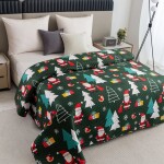 DumDekorace Prošívaný vánoční přehoz s motivem Santa Clause - zelený dekorativní přehoz Šířka: 200 cm | Délka: 220 cm