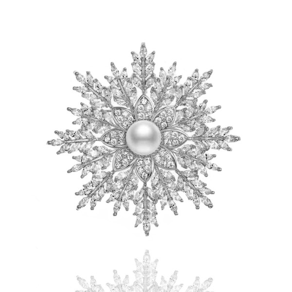 Vánoční brož s perlou a zirkony Emma White - sněhová vločka, Stříbrná