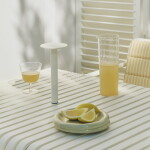 HAY Stmívatelná LED lampa Host 220 Cream White, bílá barva, kov, plast