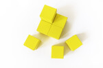 H-Učebnice Dřevěné krychle 4x4cm - žluté (8ks)