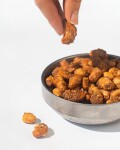 Vilgain Směs karamelizovaných nepražených ořechů – med s mořskou solí Arašídy s kešu 250 g