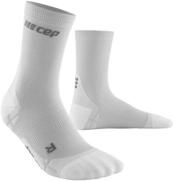 CEP dámské krátké běžecké kompresní ponožky ULTRALIGHT carbon white Velikost: (Vel. chodidla