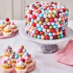 FunCakes Čokoládové křupavé koule Holly Jolly 130g