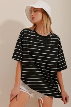 Trend Alaçatı Stili Women's Black Crew Neck Striped Oversize T-Shirt