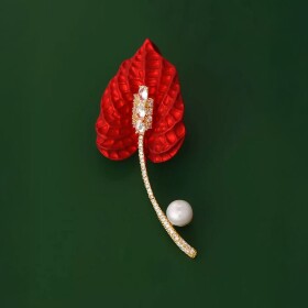 Luxusní brož ve tvaru toulitky s perlou a zirkony, Červená