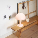 Louis Poulsen Přenosná lampa Panthella 250 Opal Pale Rose, růžová barva