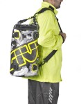 Ea114Cm vodotěsný válec Givi, kamufláž šedá+fluo, objem 30 l., rolovací uzávěr
