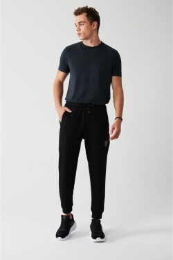 Avva Men's Black Black Lace-up Waist Elasticized Cotton Breathable Standard Fit Regular Cut Jogger Tracksuit