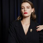 Luxusní brož s barokní bílou perlou Tesara, Zlatá Bílá