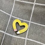 Pinarna.cz Tužka ve tvaru srdce - Make more art / Vytvářejte více umění