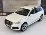 Audi Q7 bílá, otevírací 5x dveře a kapota, svítí - 1/32 Tayumo