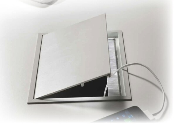 Versalogic Elektrozásuvka Versaflap :: 4Z (190416)