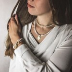 Perlový náhrdelník Celeste Gold - medailonek Panna Maria, Zlatá 41 cm + 3 cm (prodloužení)