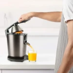 BlackDecker BXCJ350E černá, šedá / Odšťavňovač na citrusy / 350 W / 2 lisovací kužely / nerezový filtr / 0,65 l (ES9240080B)