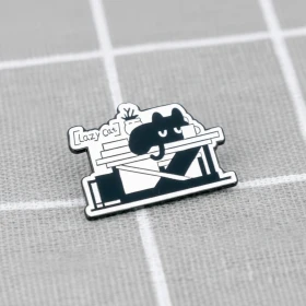 Pinarna.cz Lazy cat / Líná kočka odpočívající na stole