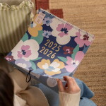 Busy B Nástěnný kalendář na 17 měsíců Floral 2025/26, multi barva, papír