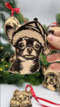 Vánoční baňka psa se Santa čepicí Plemeno: Jezevčík