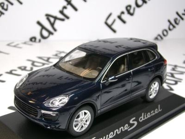 1/2022- PORSCHE Cayenne S diesel - Porsche Collection Minichamps 1:43