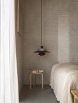 Louis Poulsen Závěsná lampa PH 5 Monochrome Burgundy, červená barva, kov