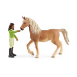 Schleich® Horse Club 42542 Černovláska Sarah pohyblivými klouby na koni