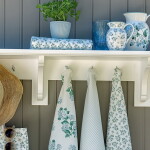 GREEN GATE Porcelánový džbánek Alaia White 0,5 l, modrá barva, porcelán