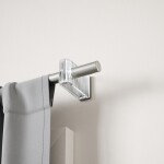 Stříbrná roztažitelná garnýž 107-305 cm Umbra FLUTE