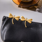 ELENYS Golden Dragonfly – pozlacené náušnice 18K žluté zlato