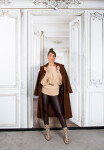 Sexy vypasovaný svetr 9295 - In Stylefashion UNI hnědá