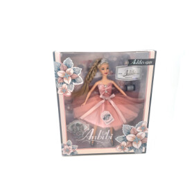 Panenka, růžové šaty