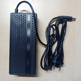 Nabíječka LF - pro Li-ion baterie, GW, 42V/3Ah