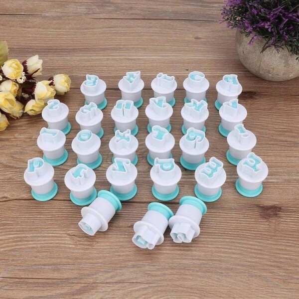 Dortisimo Plastové vypichovače Abeceda malá (26 ks)