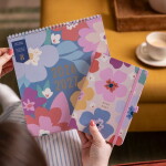 Busy B Rodinný nástěnný kalendář Floral 2026/27, modrá barva