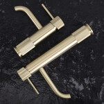 REA - Umyvadlová vysoká baterie Lungo Stripe Brush Gold REA-B8051