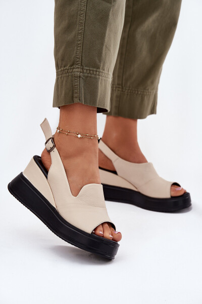 Kožené dámské sandály na klínu Artiker 54C0401 béžové 39