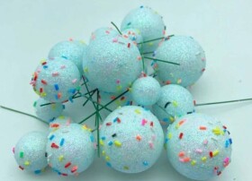 Dortisimo Zapichovací dekorace Koule světle modré glitterové s ozdobami různé velikosti (20 ks)