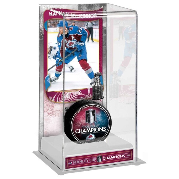 Fanatics Vitrína na puk Colorado Avalanche NHL 2022 Stanley Cup Champions Nathan MacKinnon Logo Deluxe Tall Hockey Puck Case