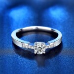 Royal Fashion stříbrný prsten HA-XJZ006-SILVER-MOISSANITE-ZIRCON Velikost: 8 (EU: 57-58)