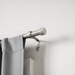 Stříbrná roztažitelná garnýž 168-305 cm Umbra CLEO