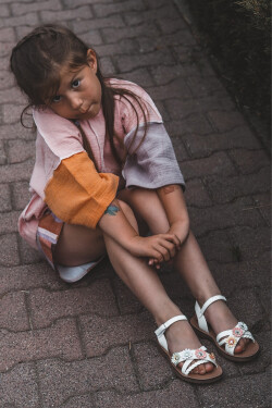 Dětské Sandálky S Přezkou S Květinami Bílé Nestalee 28