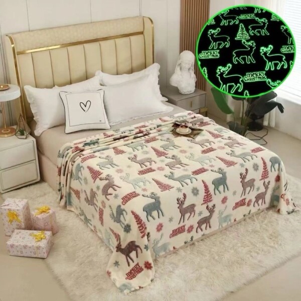 Vánoční deka svítící ve tmě krémová s motivem sobů a stromečku Šířka: 150 cm | Délka: 200 cm