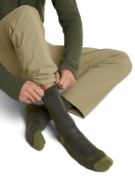 Pánské merino ponožky ICEBREAKER Mens Merino Hike+ Ultralight Crew, Dark Loden/Sphagnum velikost: 44,5-46,5 (L)