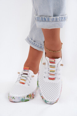 Kožené dámské polobotky na vzorované platformě Artiker 58C0597 bílé 39