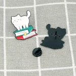 Pinarna.cz Bílá kočička na knížkách