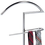 Němý sluha, výška 105 cm, kovová konstrukce, leský chrom, nosnost 5 kg